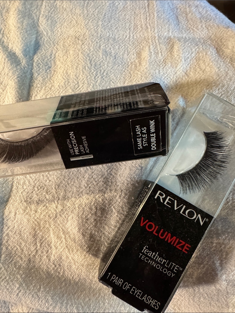 Revlon Volumize Featherlight Volumize False Eyelashes - Black